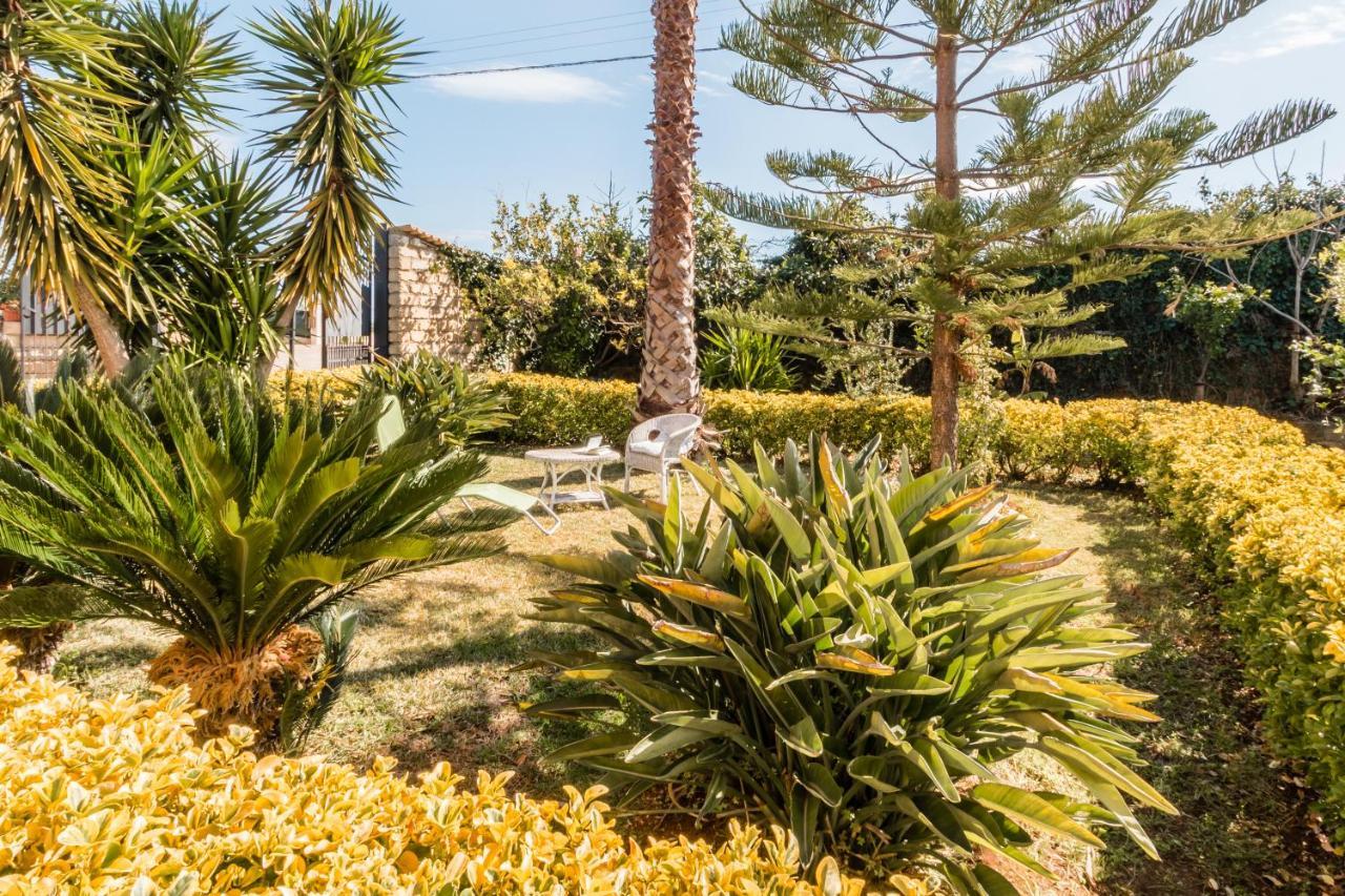 Villa Rosa Near The Sandy Beach, Parking & Wifi Noto Dış mekan fotoğraf